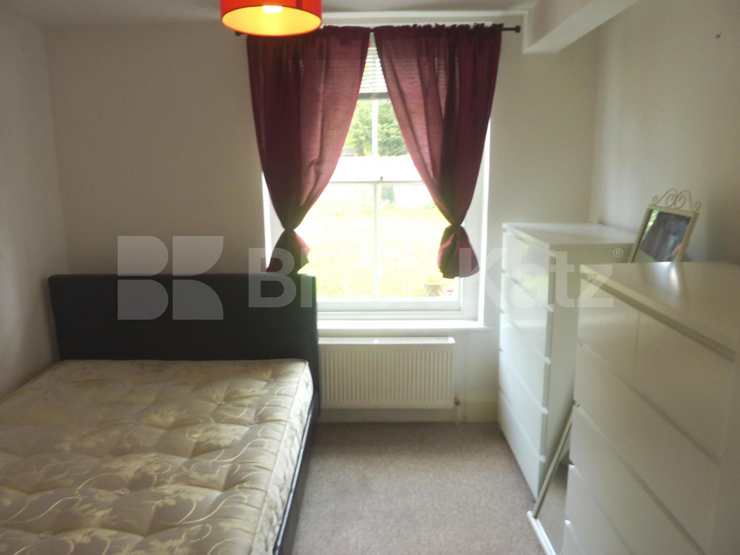 			NEW INSTRUCTION!, 2 Bedroom, 1 bath, 1 reception Flat			 Brecknock Road, TUFNELL PARK